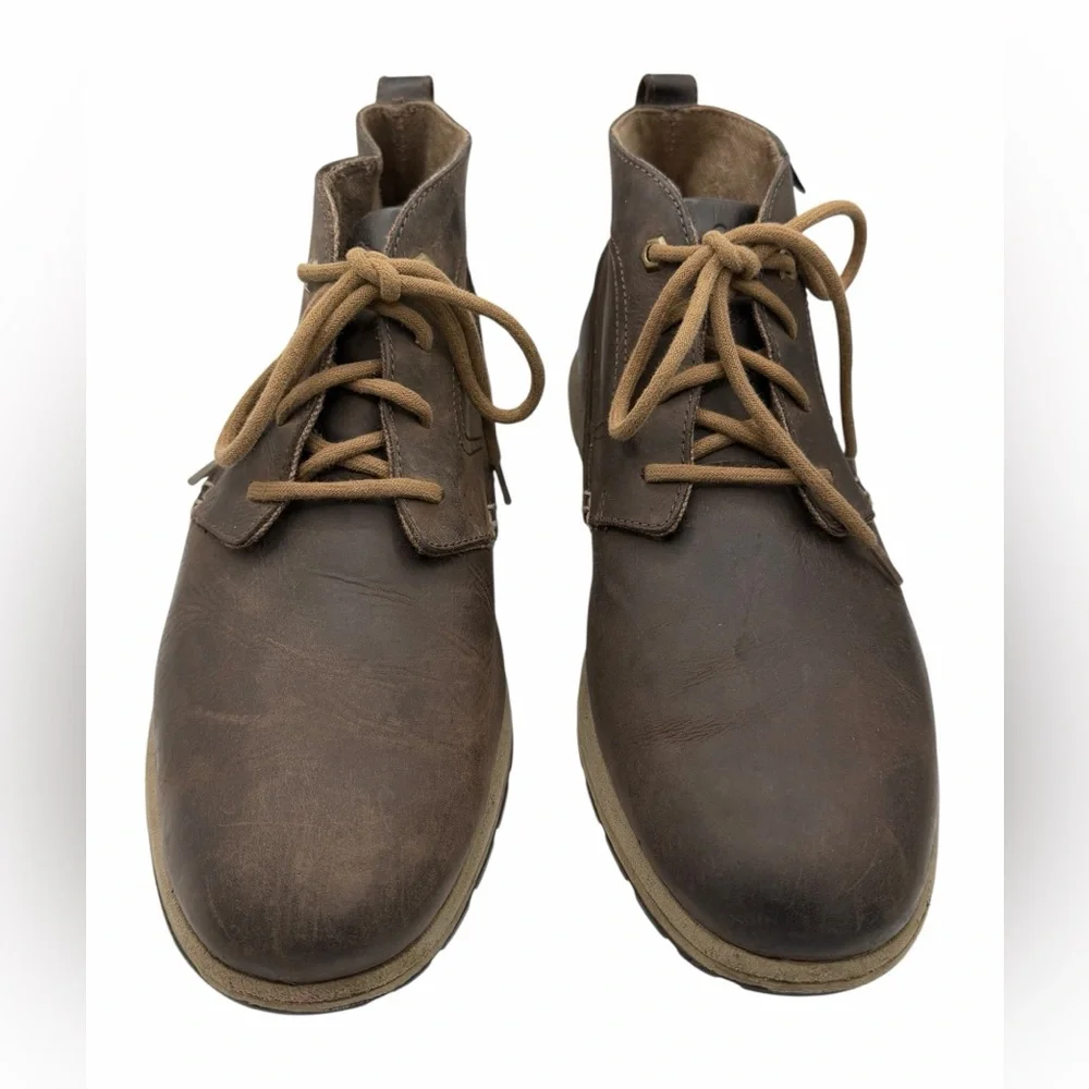 Columbia Men's Dark Brown Chukka Boots